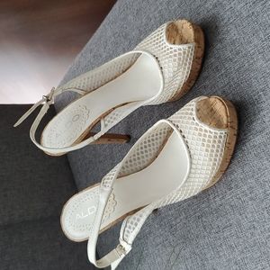 White lace Also high sandals